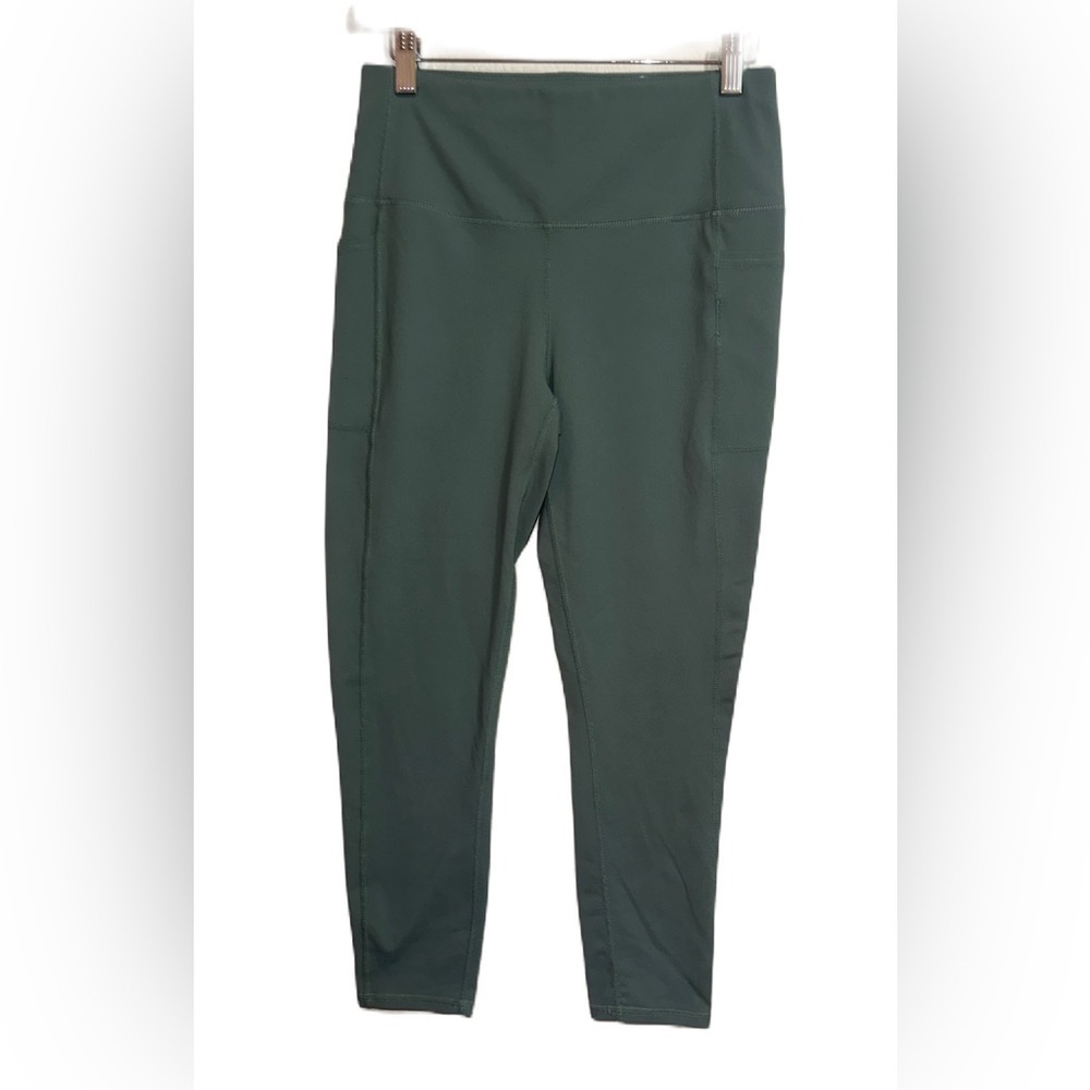 Sketchers Capri Athletic leggings Size  M NWOT